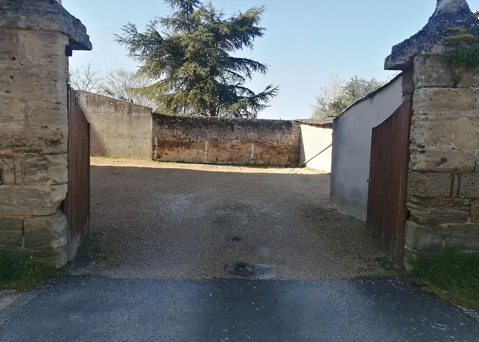 Climatisé Avec Parking Privé Gratuit Doué-la-Fontaine